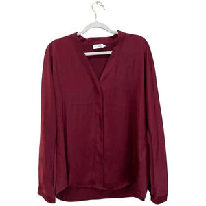 R LABEL The Reset Satin Popover Button Up Tunic Currant Size Medium V Neck Red